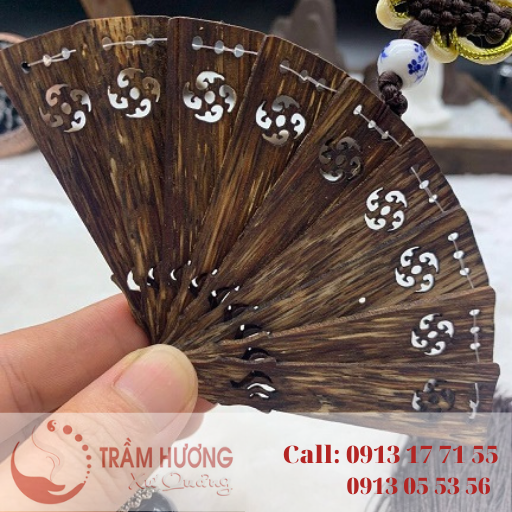 quạt trầm hương xứ quảng