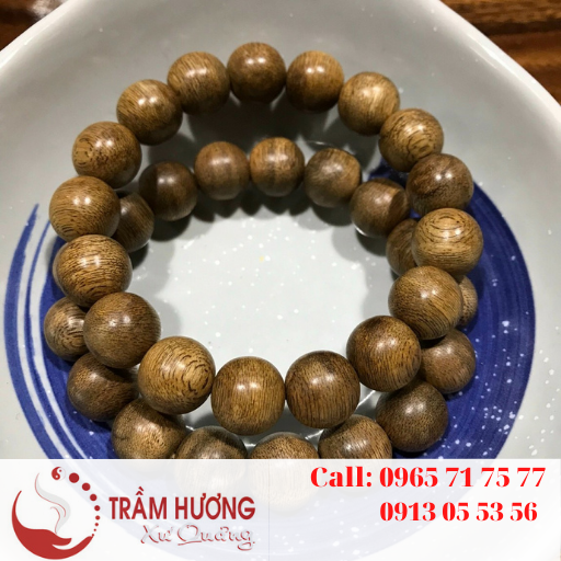 vòng tay trầm hương xứ quảng