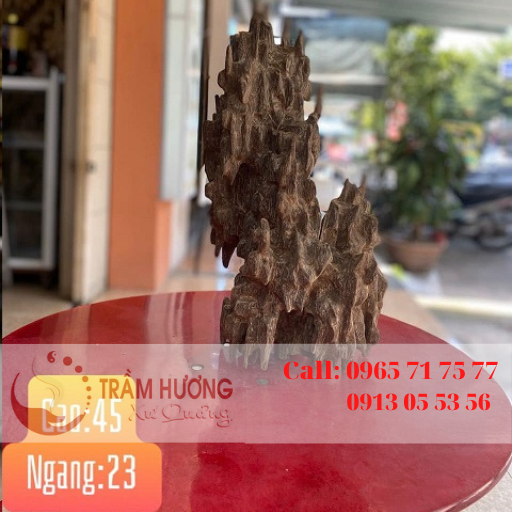 trầm cảnh làm từ trầm hương nguyên khối