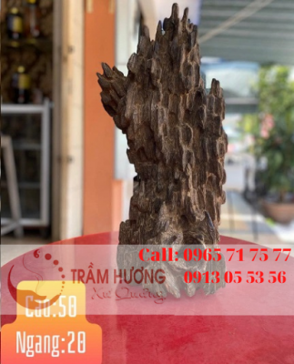 trầm cảnh làm từ trầm hương nguyên khối