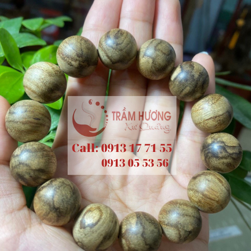 vòng tay trầm hương xứ quảng