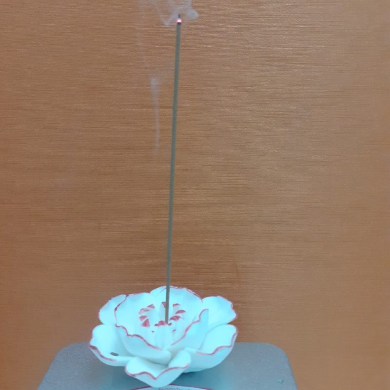 đế đốt trầm hương