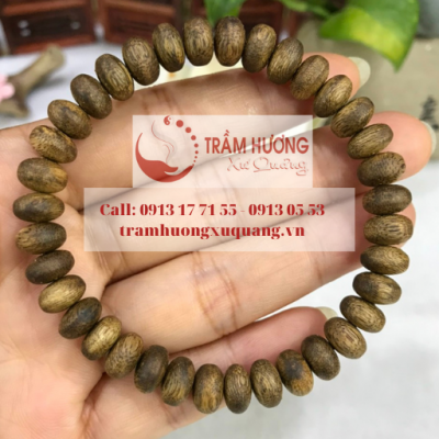 Vòng tay trầm hương hạt nút