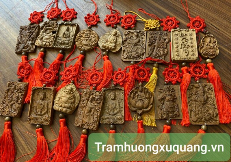 Trầm hương treo xe phong thuỷ hình Đức Phật bình an