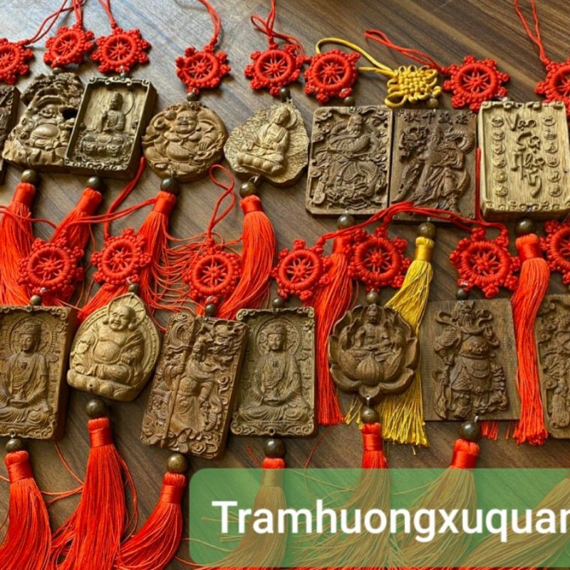 Trầm hương treo xe phong thuỷ hình Đức Phật bình an
