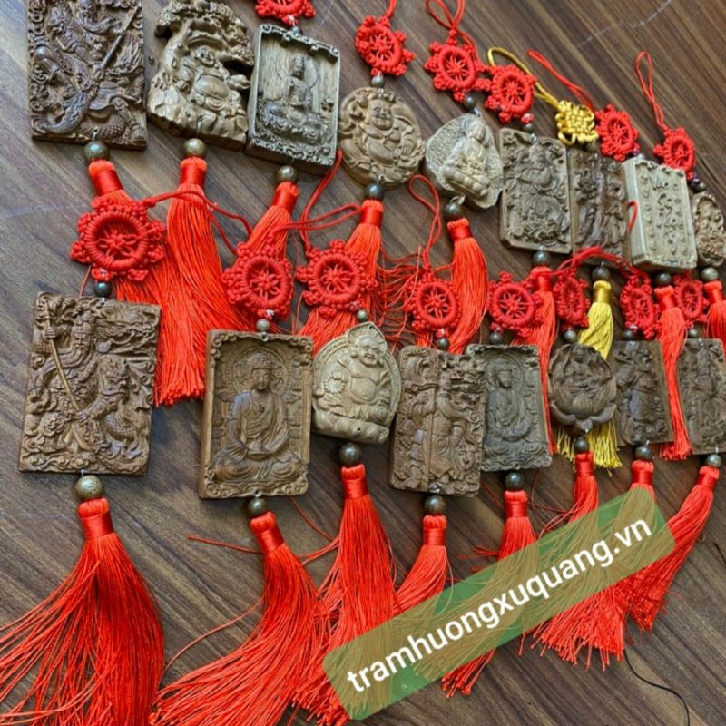 Trầm hương treo xe phong thuỷ hình Đức Phật bình an