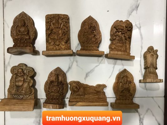 tượng trầm hương đặt xe hơi 