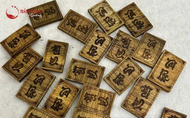 Miếng trầm hương bỏ ví tài lộc - bình an