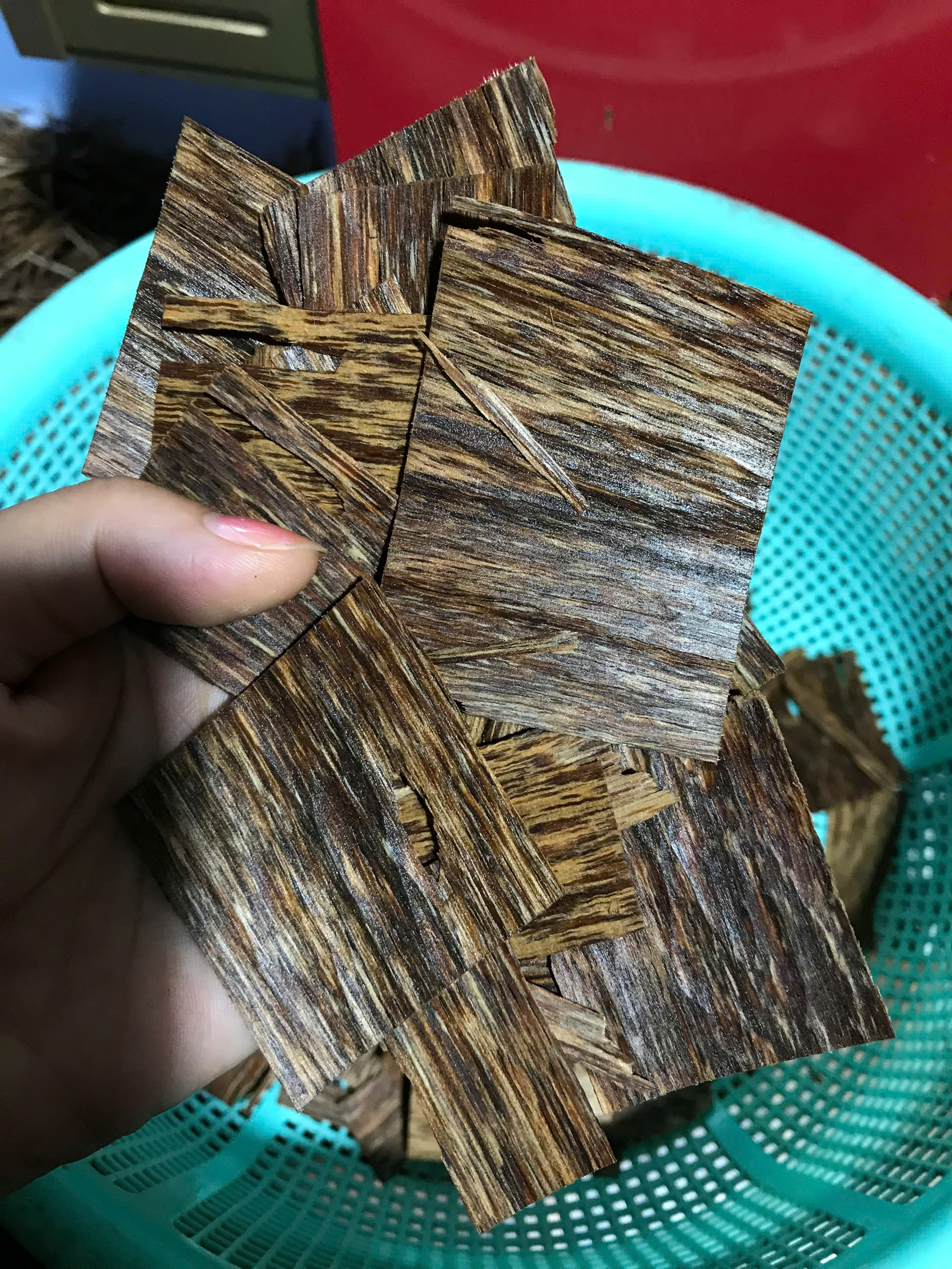 sánh trầm hút thuố́c giá rẻ