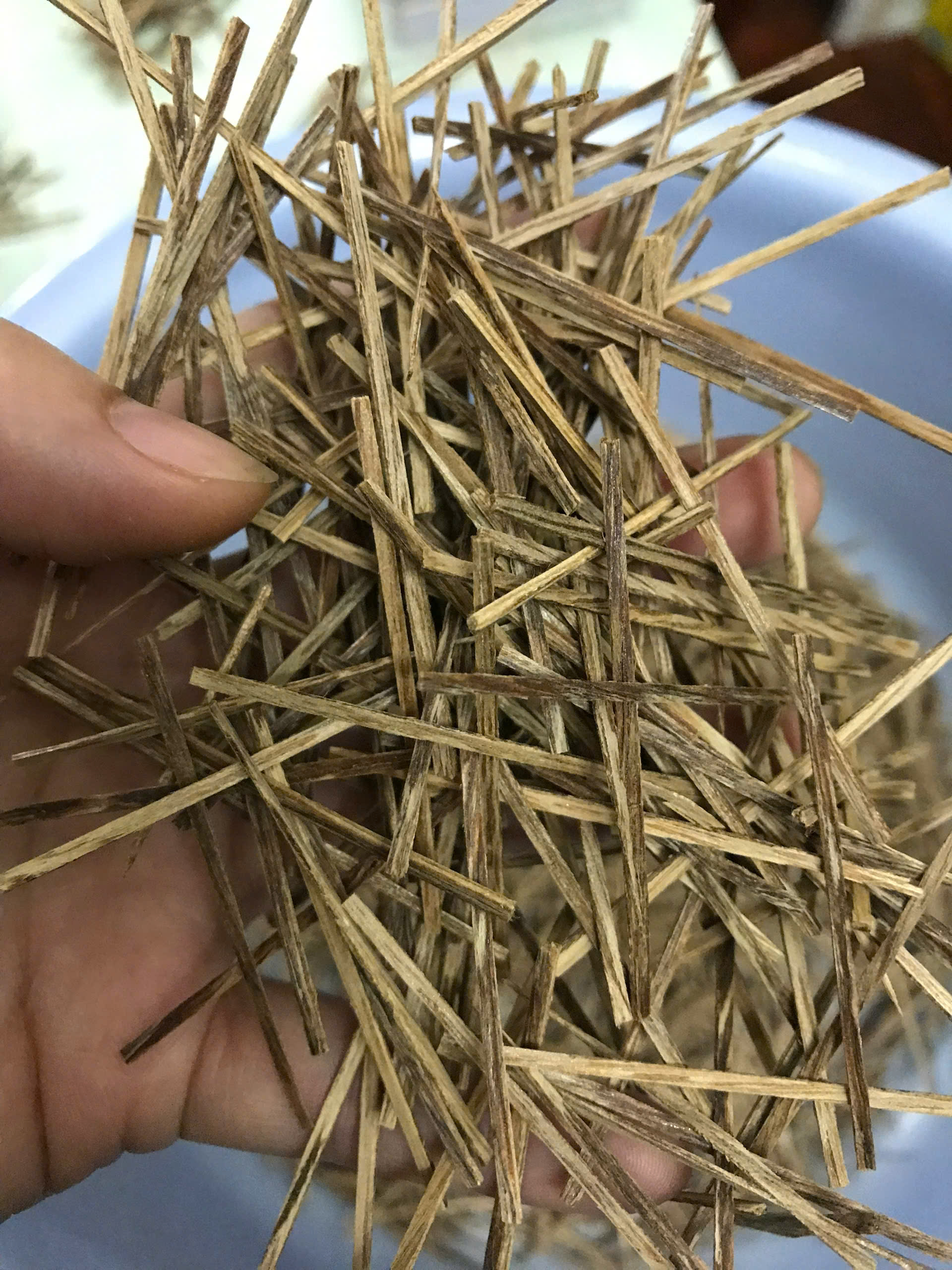 sánh trầm hút thuố́c giá rẻ