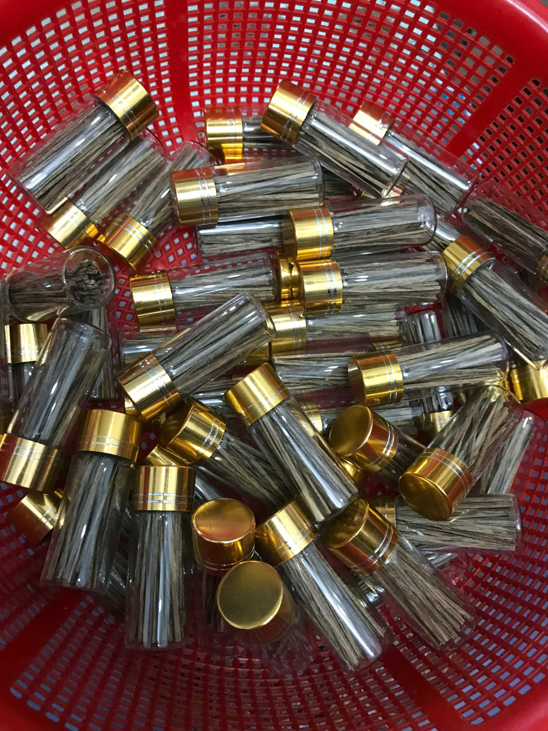 sánh trầm hút thuố́c giá rẻ